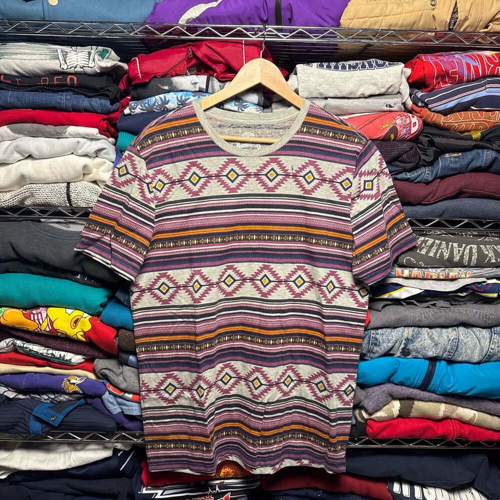 Roebuck & Co. Aztec Tribal Print Short Sleeve T-Shirt Size L